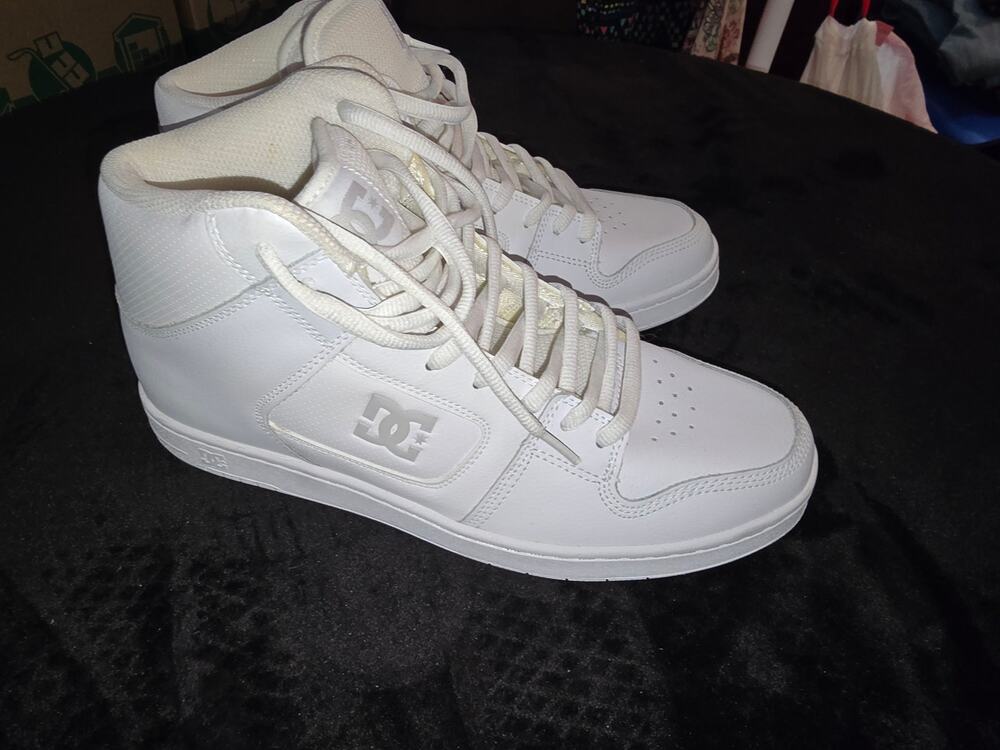 DC Shoes White High‑Top Sneakers – Size 11
